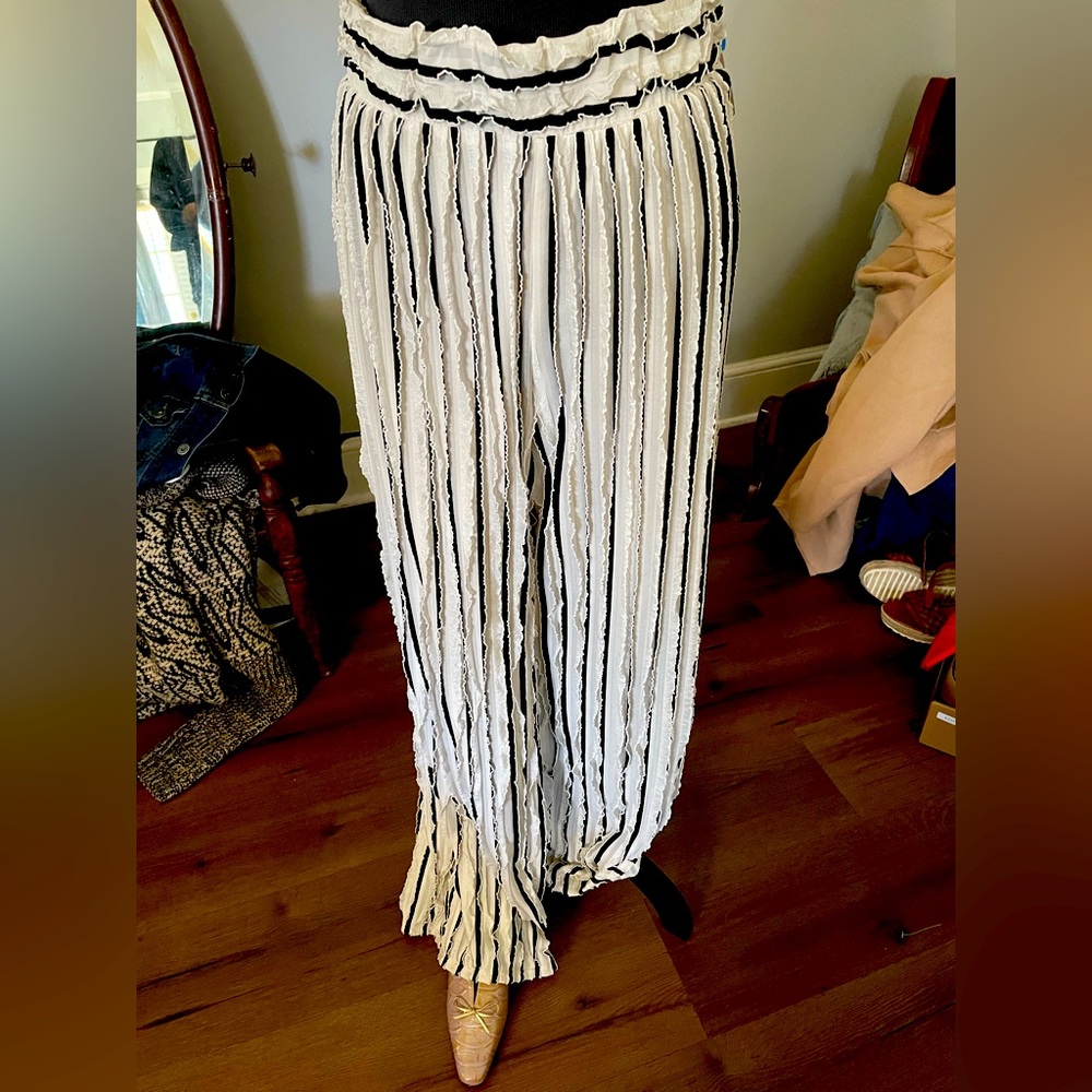 New Direction wide leg pants size large